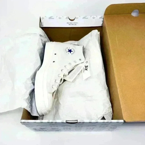BRAND NEW IN BOX WITH TAGS COMME DES GARÇONS PLAY CONVERSE X CDG PLAY WHITE SHOE - Picture 4 of 6